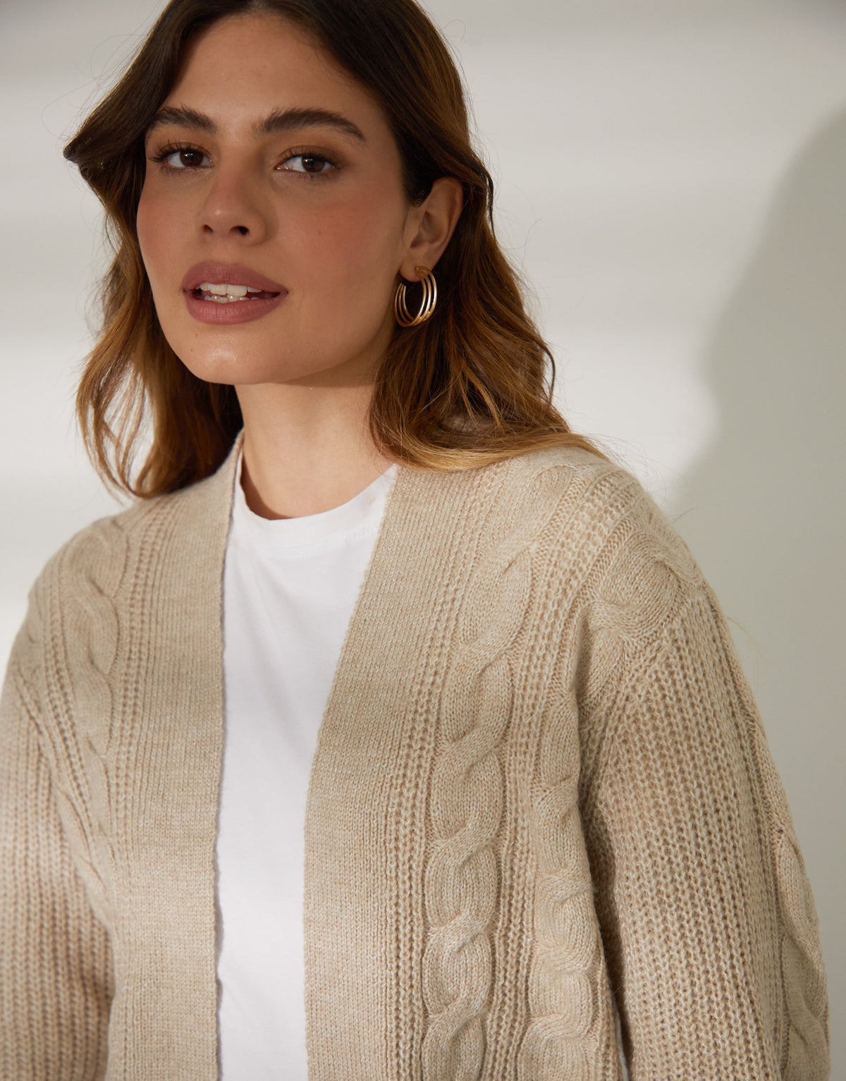 Women's Beige Cable Knit Cardigan luxegloweurope.shop